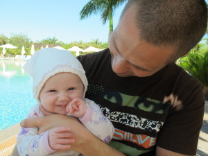 Vi tøyser på pappas fang